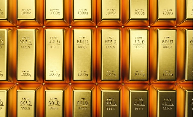 Nên mua vàng tích trữ hay gửi tiết kiệm thì cái nào sẽ tốt hơn?