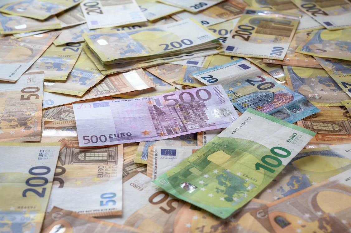 Euro là một trong những đồng tiền có giá trị cao nhất tính đến thời điểm hiện tại